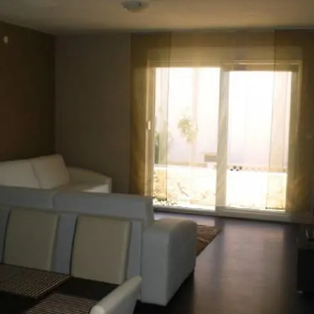 Maki Apartman *